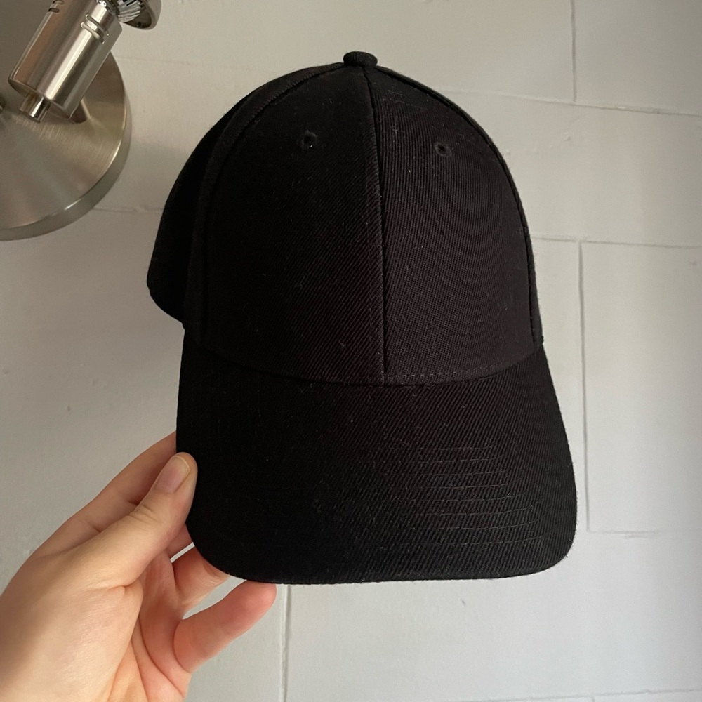 Aritzia TNA Black Baseball Cap